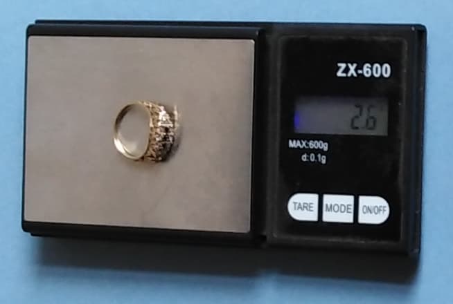 Stunning 1987 Reproduction 9ct Diamond & Sapphire Boat Ring